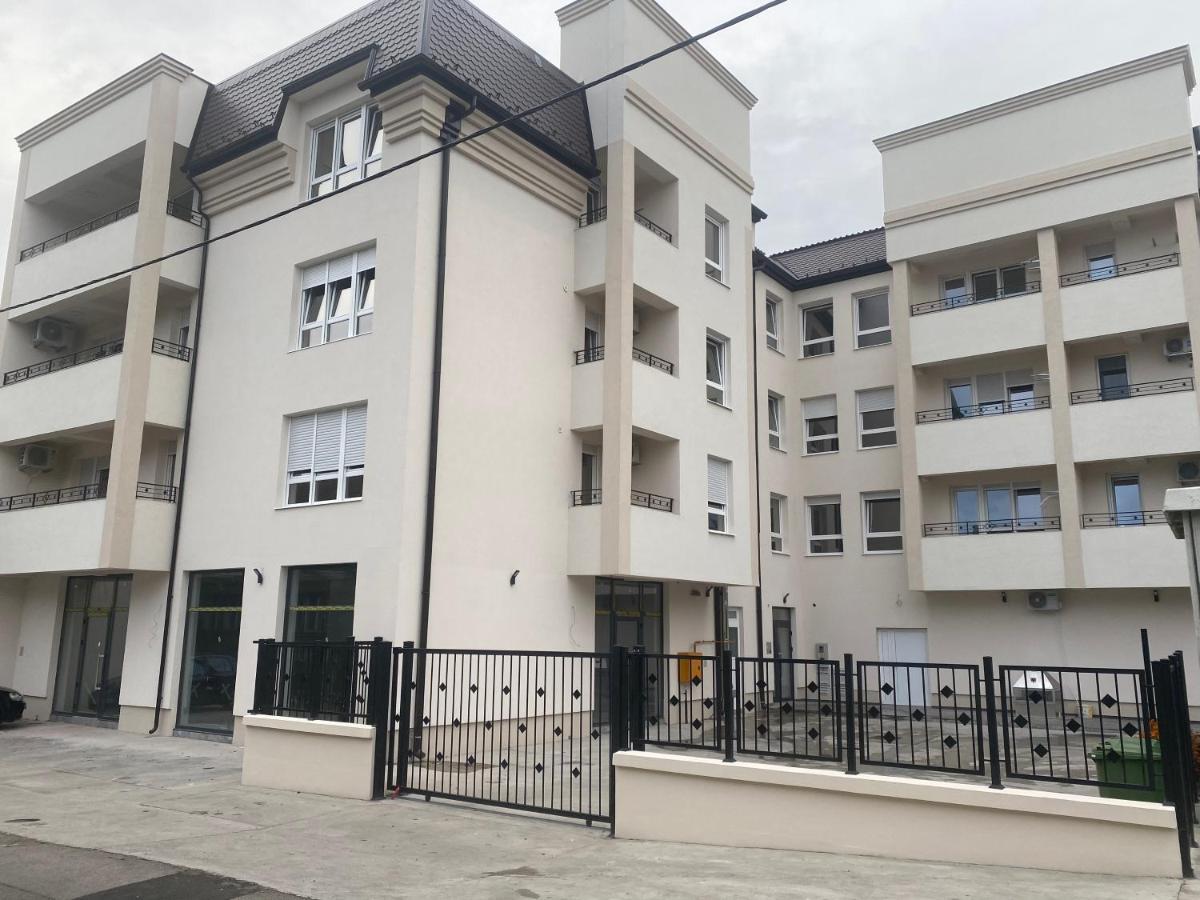 Apartman MDB LUX Subotica Bagian luar foto